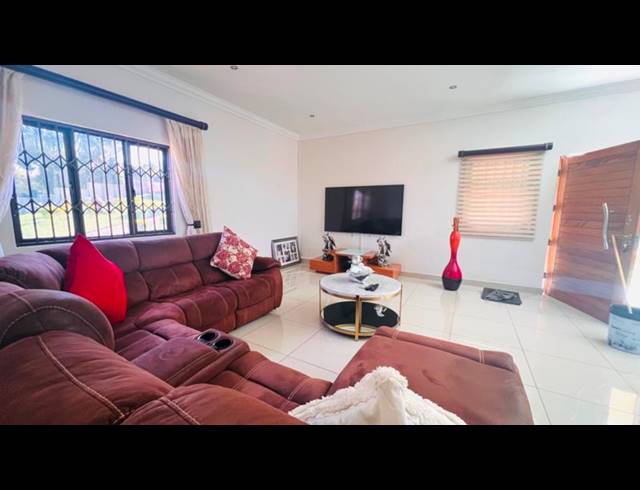 3 BEDROOM TOWNHOUSE FOR SALE IN RESERVOIR HILLS